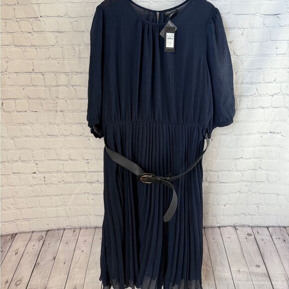 City Chic Women's Plus Size Love Pleat Elbow Sleeve Round Neckline Dress XXL - Picture 2 of 12